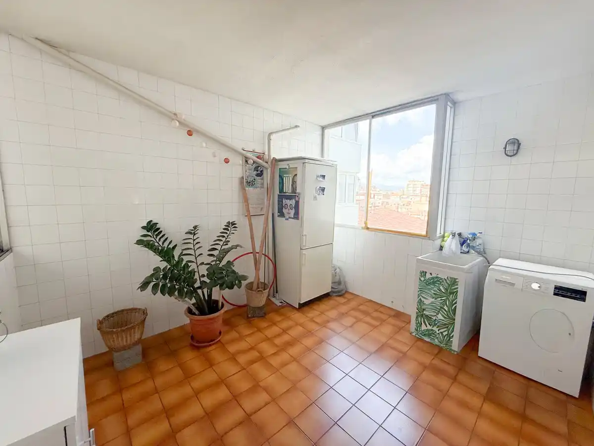 Piso con amplio parking en venta en Figueres