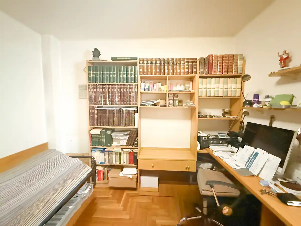 Piso con amplio parking en venta en Figueres