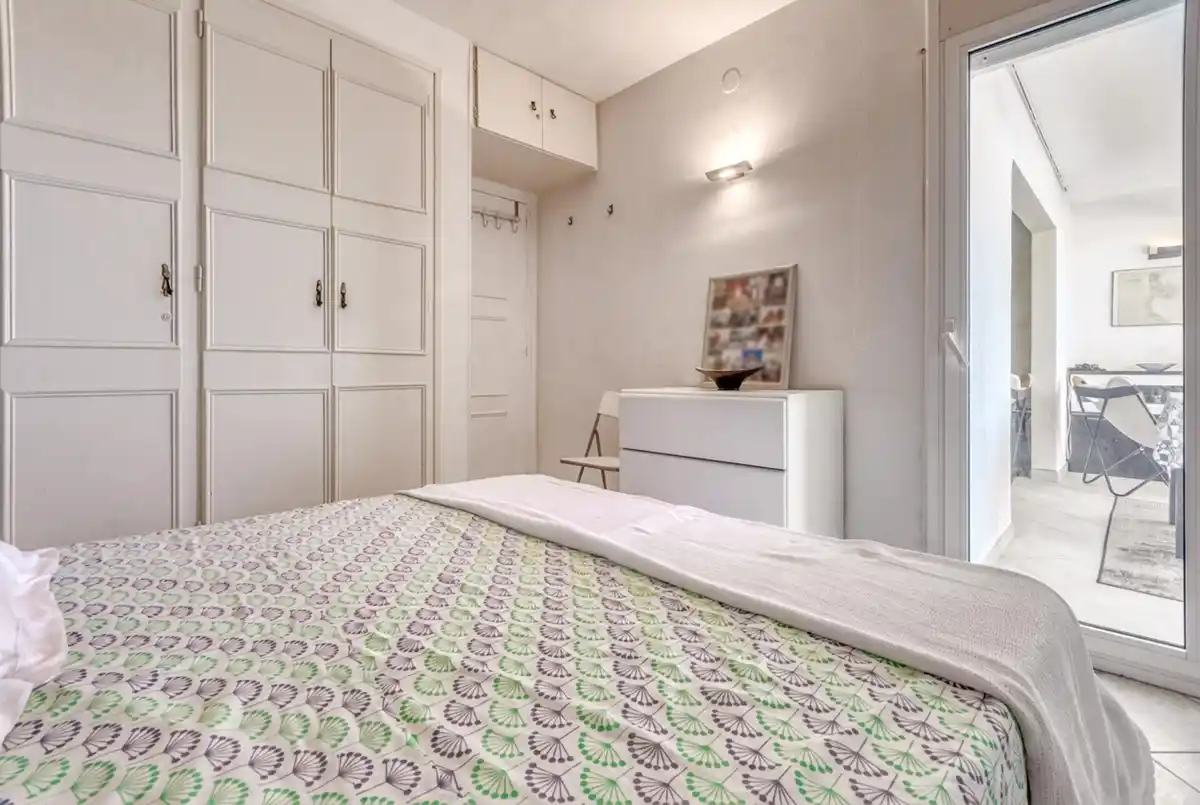 Despierta cada día con el Mediterráneo a tu lado – Piso con piscina, parking y vistas al mar en el Faro de Roses