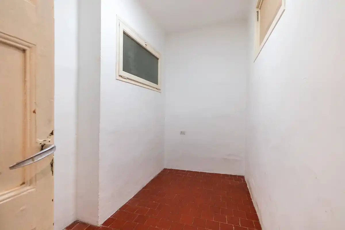 Vive en el centro de Figueres con amplitud, luz y todas las comodidades.