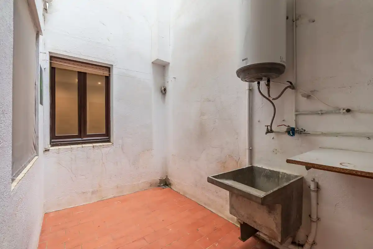 Vive en el centro de Figueres con amplitud, luz y todas las comodidades.