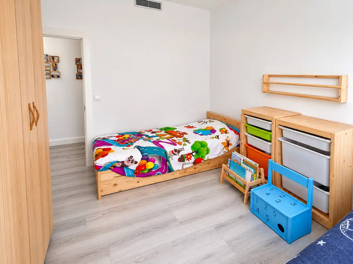 Casa en venta en Bàscara con piscina, jardín y amplia parcela de 525 m²