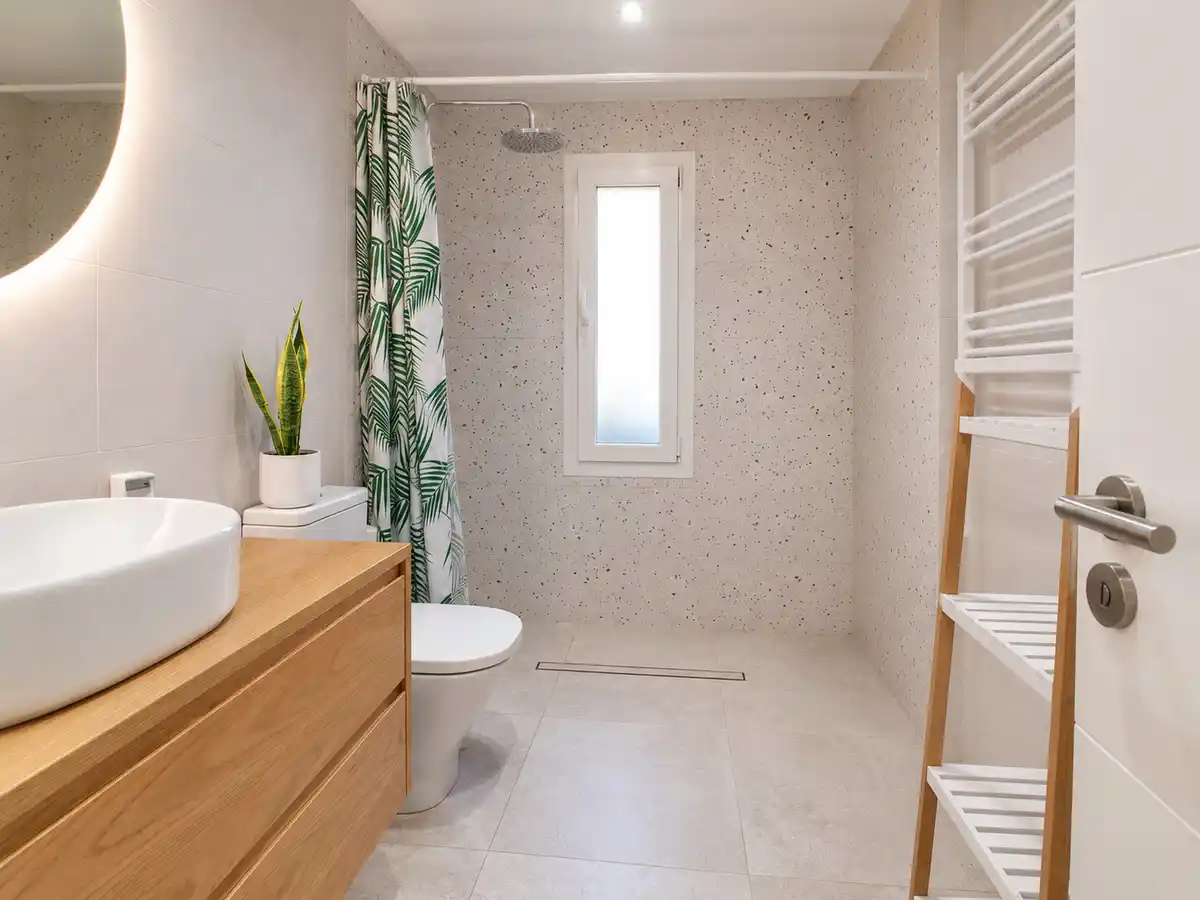 Casa en venta en Bàscara con piscina, jardín y amplia parcela de 525 m²