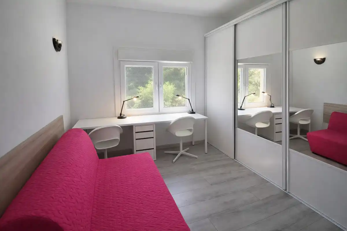 Casa en venta en Bàscara con piscina, jardín y amplia parcela de 525 m²