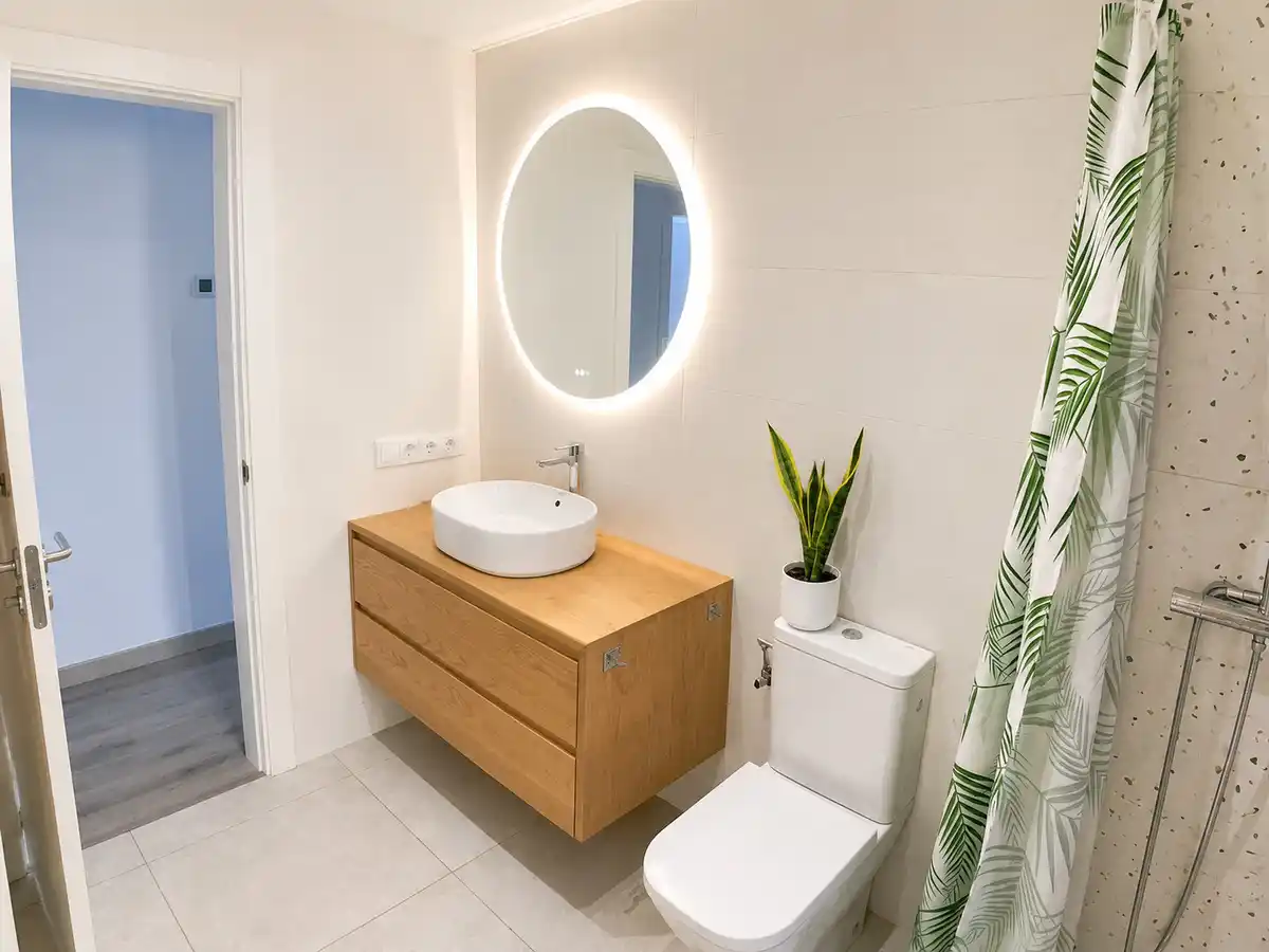 Casa en venta en Bàscara con piscina, jardín y amplia parcela de 525 m²