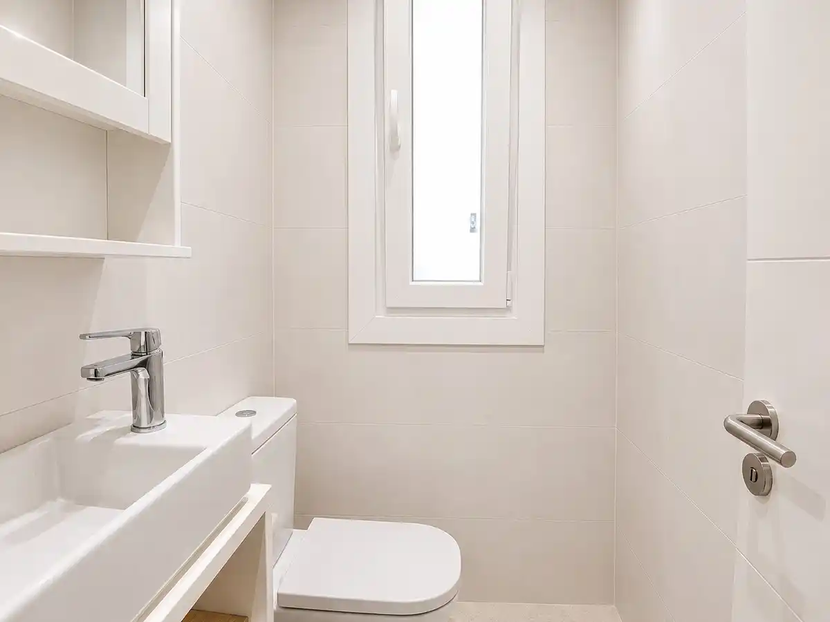Casa en venta en Bàscara con piscina, jardín y amplia parcela de 525 m²