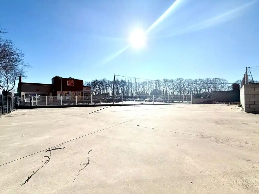 Magnífico local en venta, Figueres (Avda.Salvador Dalí).