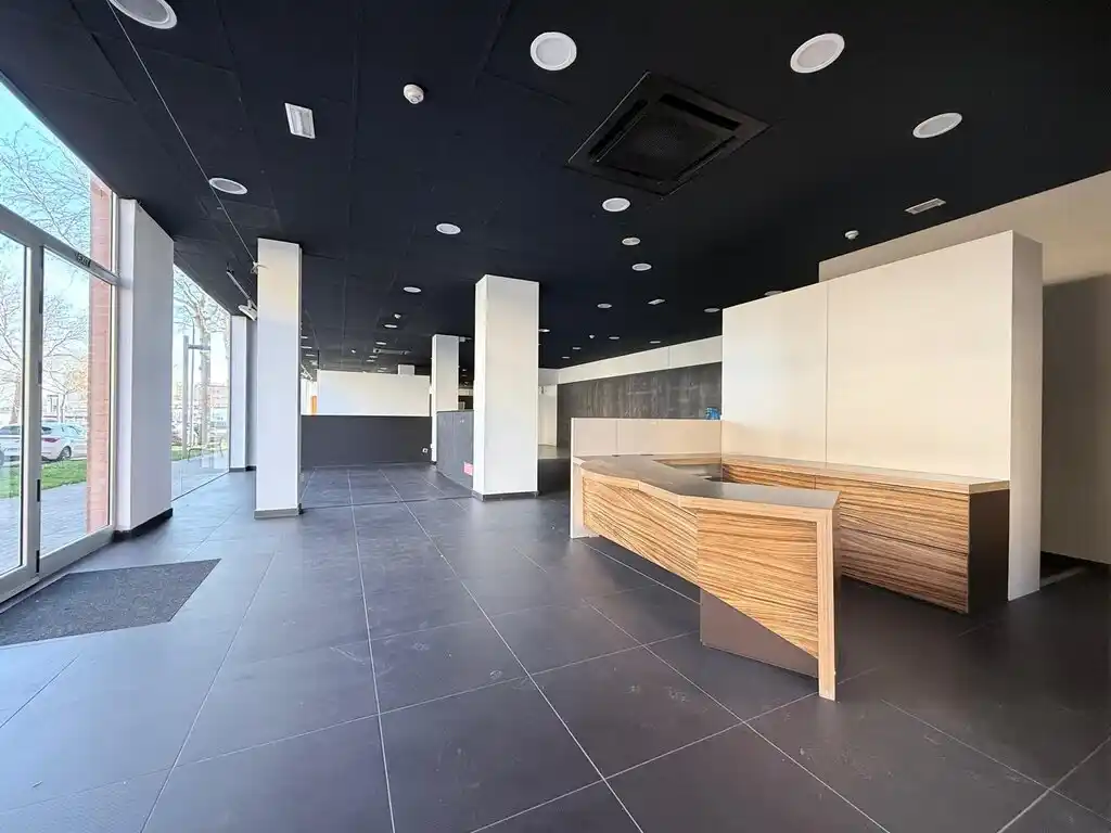 Magnífico local en venta, Figueres (Avda.Salvador Dalí).