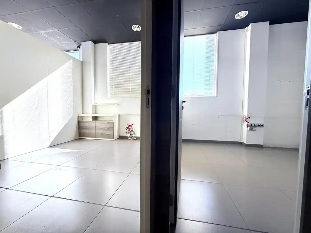 Magnífico local en venta, Figueres (Avda.Salvador Dalí).