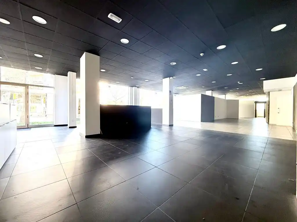 Magnífico local en venta, Figueres (Avda.Salvador Dalí).