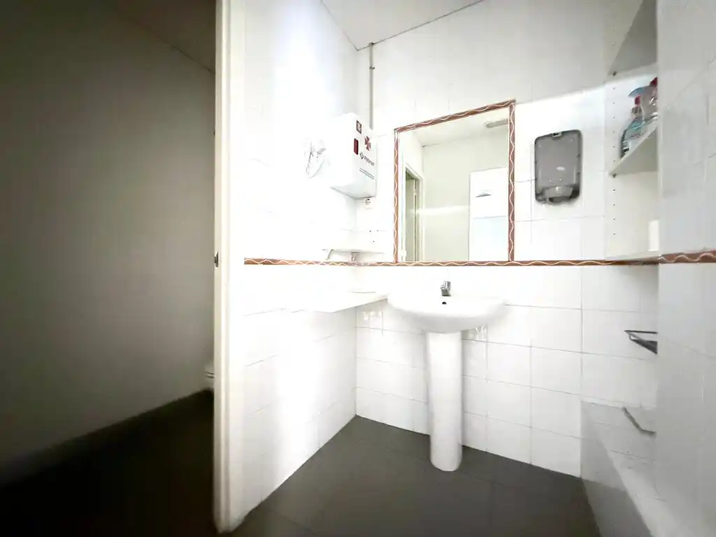 Magnífico local en venta, Figueres (Avda.Salvador Dalí).