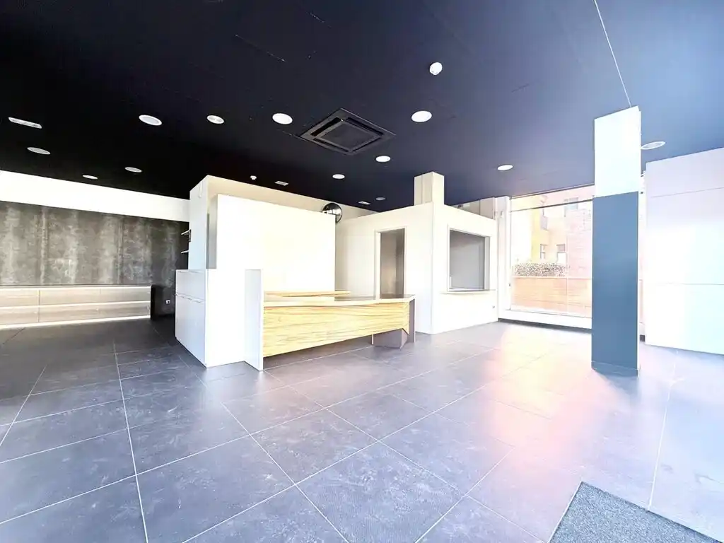 Magnífico local en venta, Figueres (Avda.Salvador Dalí).