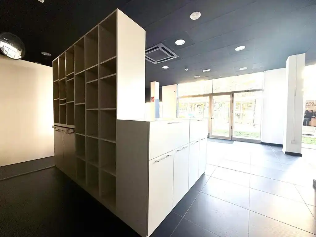 Magnífico local en venta, Figueres (Avda.Salvador Dalí).