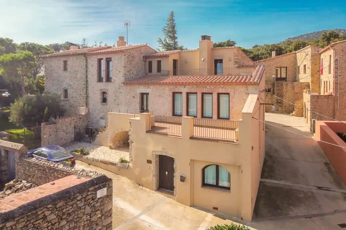 Ref. 1820 Casa de piedra con vistas excelentes a L'Albera.