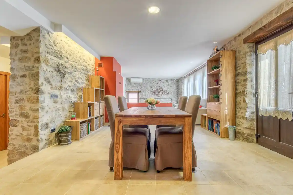 Ref. 1820 Casa de piedra con vistas excelentes a L'Albera.