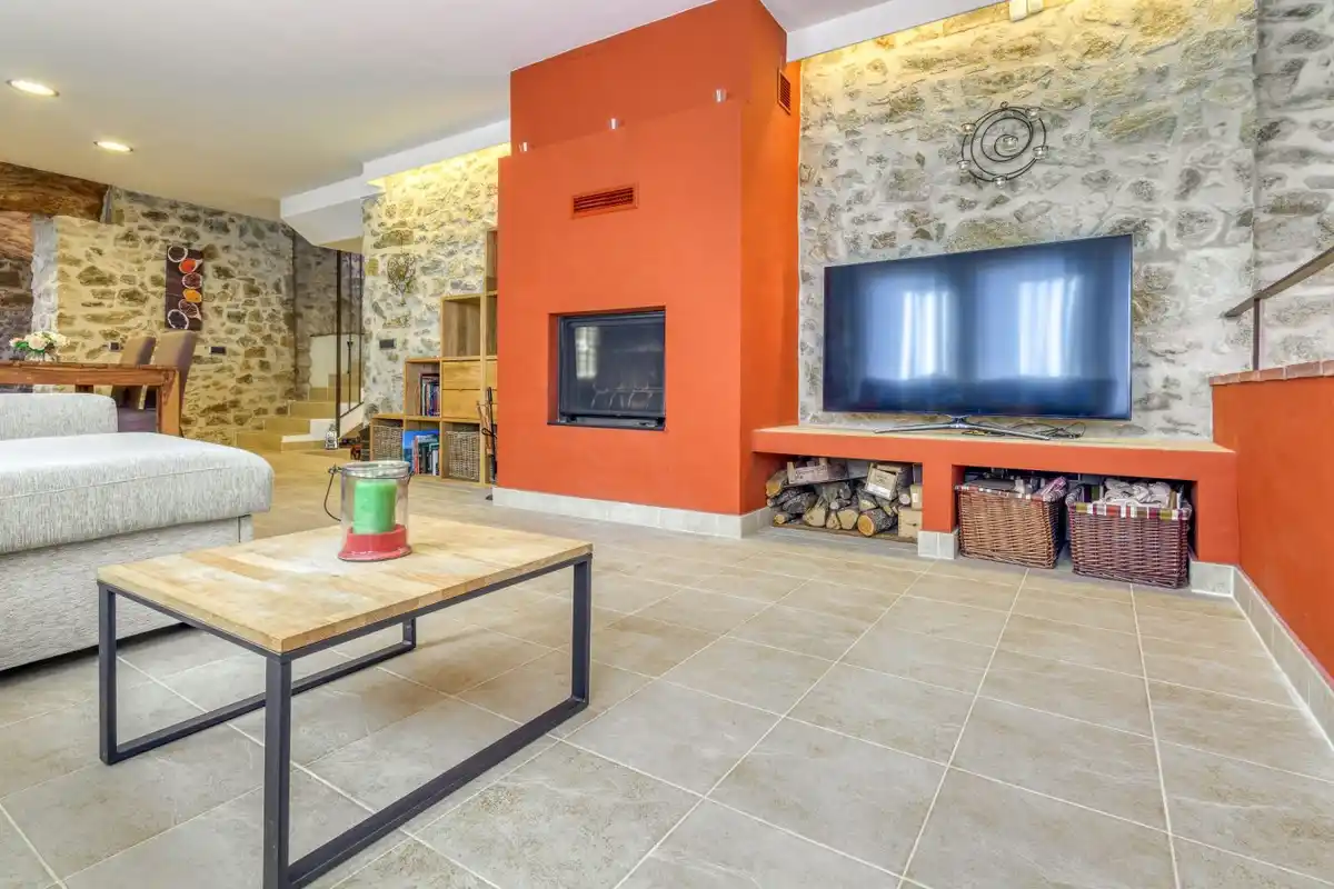 Ref. 1820 Casa de piedra con vistas excelentes a L'Albera.