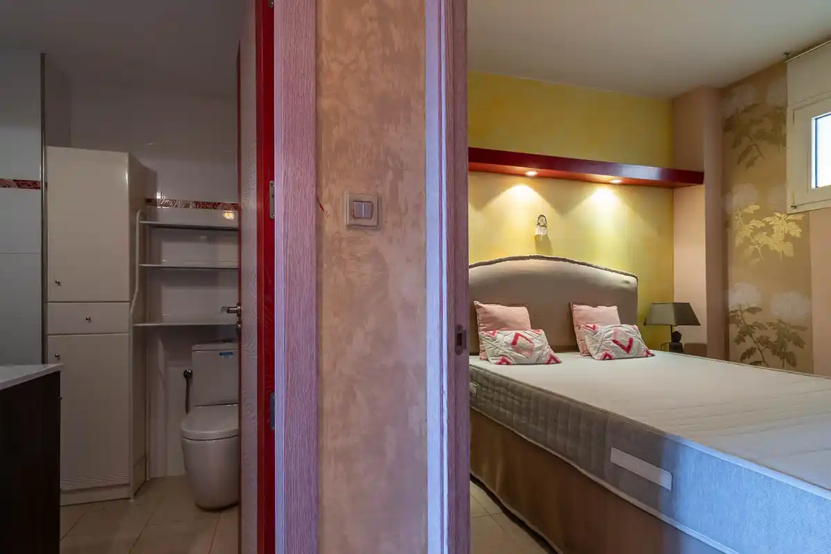 Magnifico apartamento en una zona tranquila de dos habitaciones y vistas al canal. (Santa Margarita-Roses)