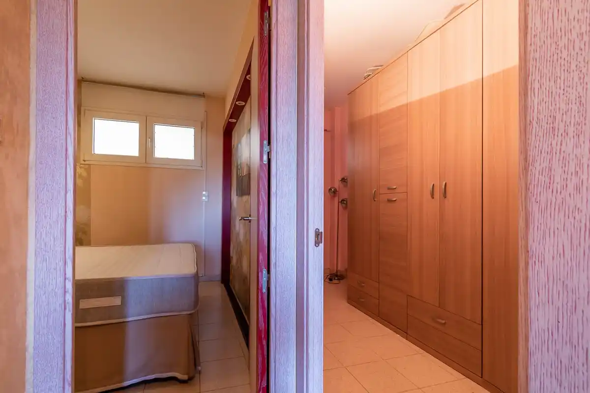 Magnifico apartamento en una zona tranquila de dos habitaciones y vistas al canal. (Santa Margarita-Roses)