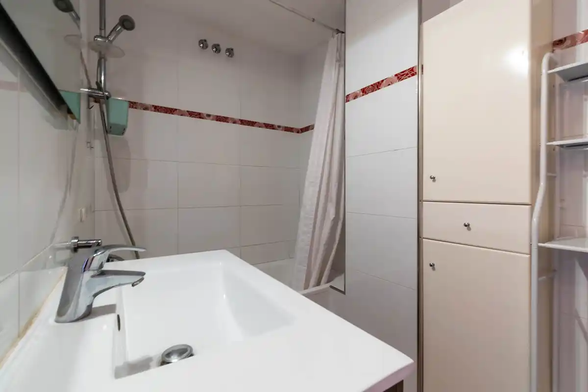 Magnifico apartamento en una zona tranquila de dos habitaciones y vistas al canal. (Santa Margarita-Roses)