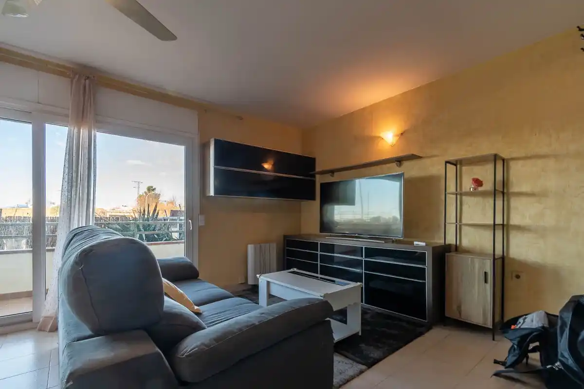 Magnifico apartamento en una zona tranquila de dos habitaciones y vistas al canal. (Santa Margarita-Roses)