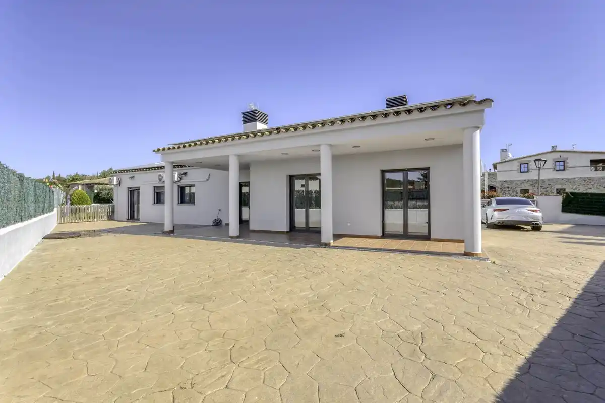 CASA UNIFAMILIAR EN VENTA EN CISTELLA