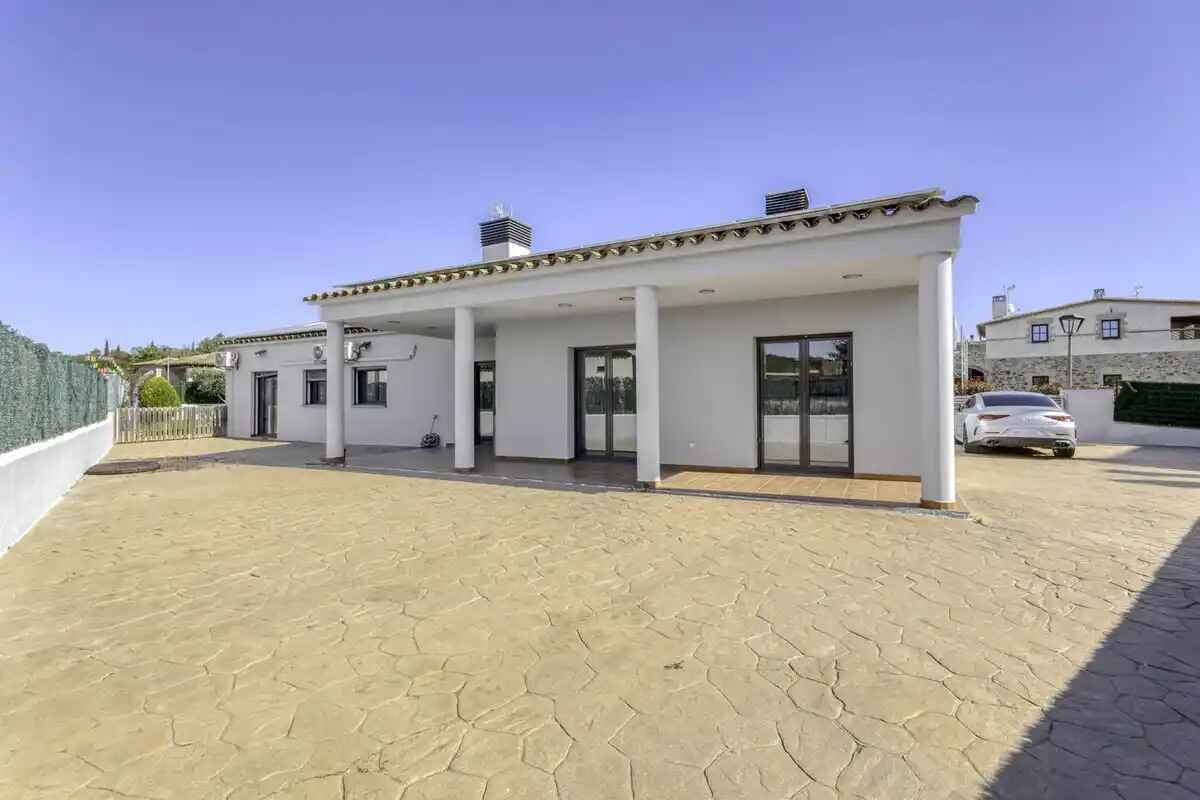 CASA UNIFAMILIAR EN VENTA EN CISTELLA