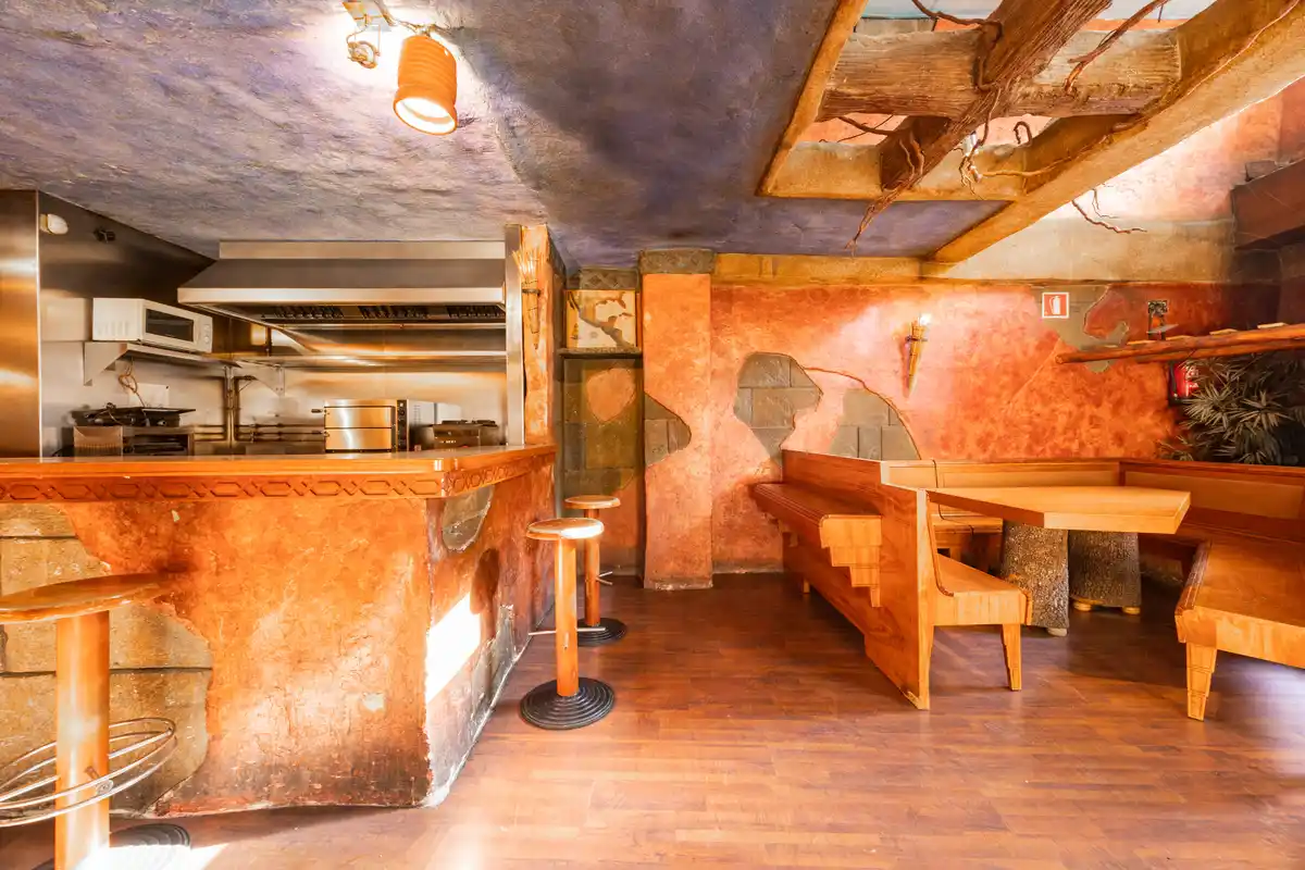 Local comercial bar-restaurante en pleno centro de Figueres