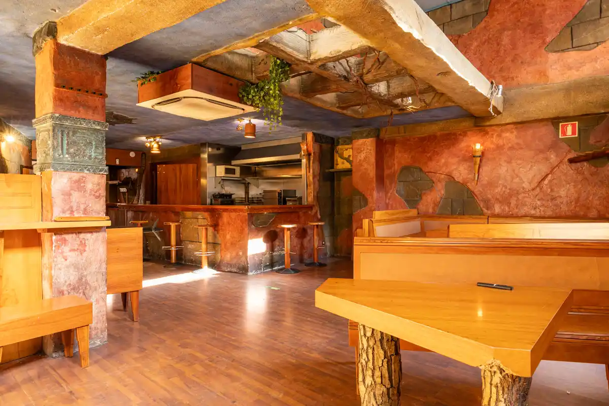 Local comercial bar-restaurante en pleno centro de Figueres