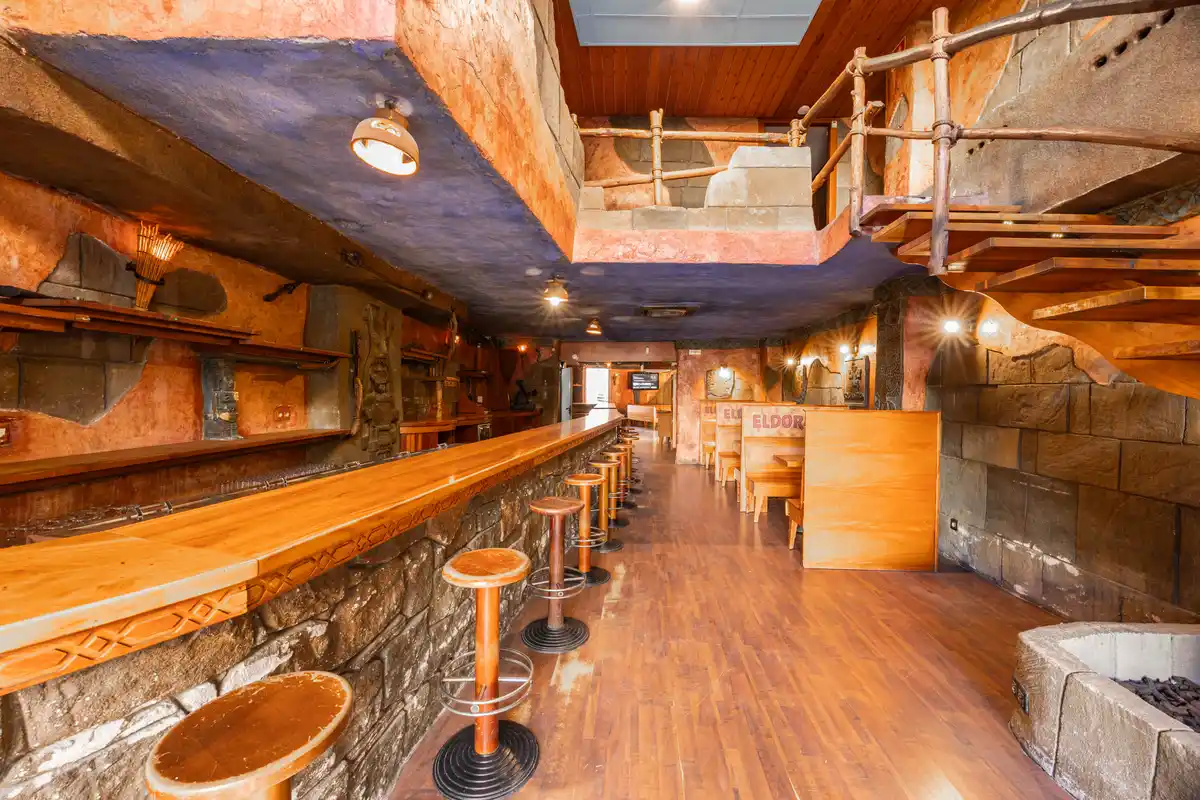 Local comercial bar-restaurante en pleno centro de Figueres