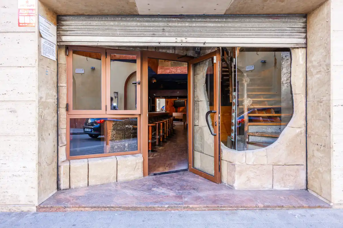 Local comercial bar-restaurante en pleno centro de Figueres