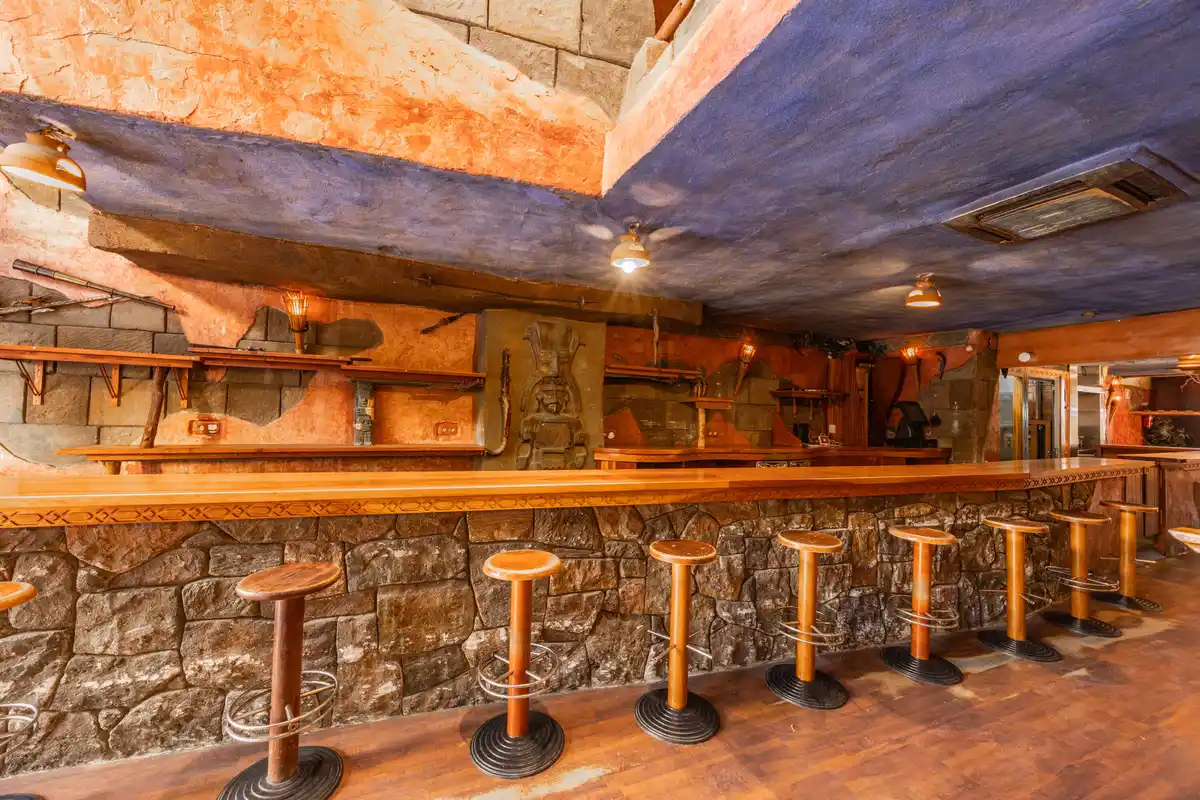 Local comercial bar-restaurante en pleno centro de Figueres