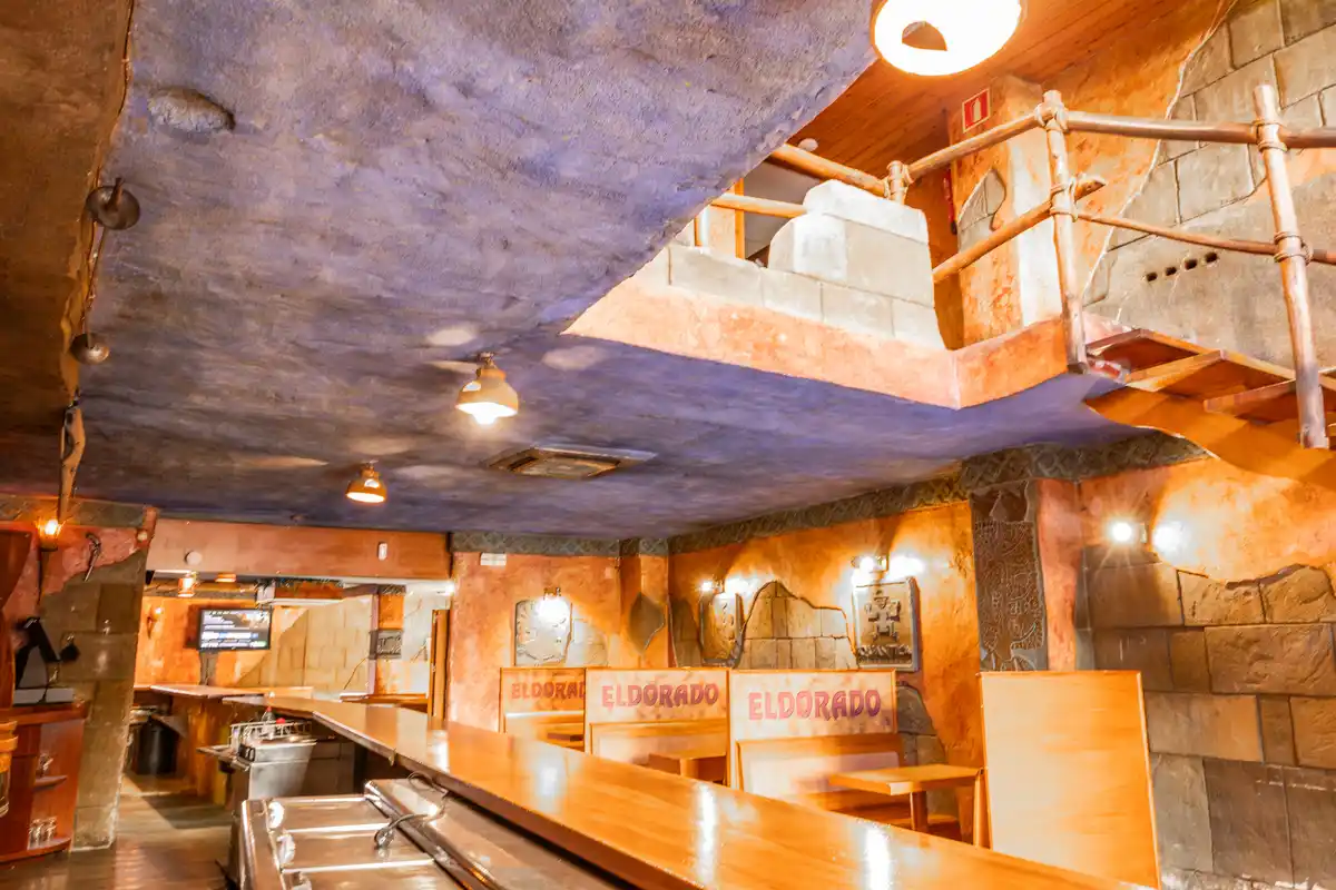 Local comercial bar-restaurante en pleno centro de Figueres