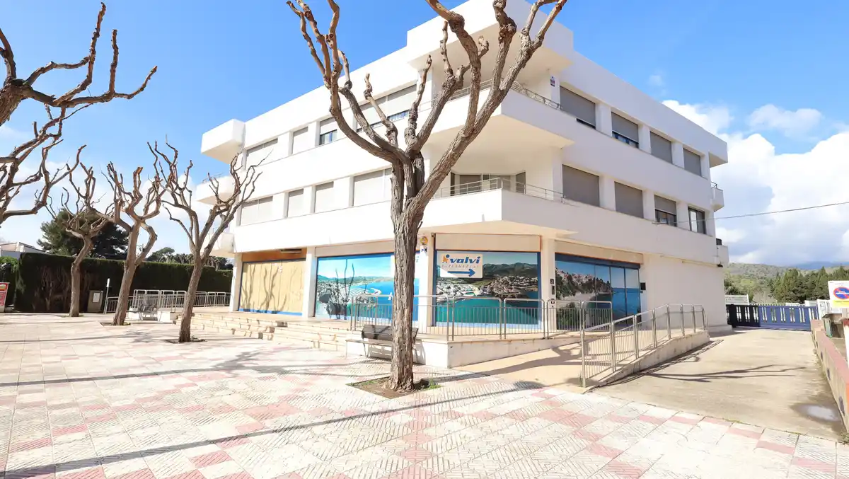 Apartamento de 3 habitaciones con terraza y plaza de aparcamiento en el Puerto de Llançà