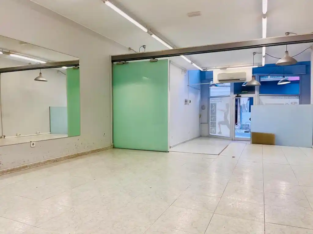 Local en venta  (Centro de Figueres)