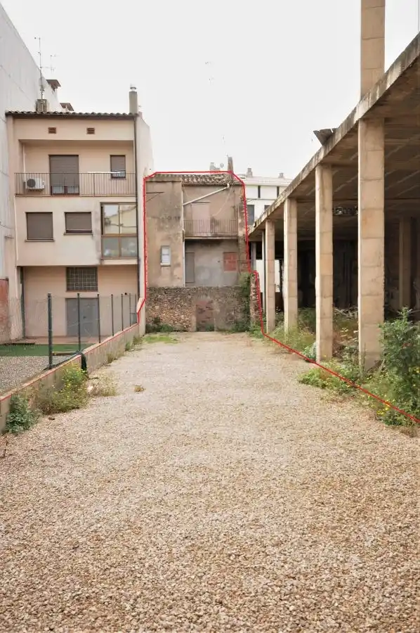 Solar edificable a dos calles, Calle Tapis,carrer caputxins