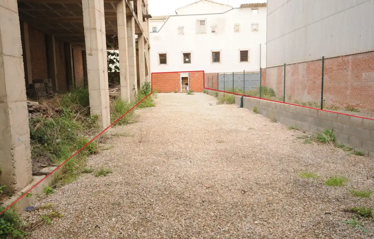 Solar edificable a dos calles, Calle Tapis,carrer caputxins