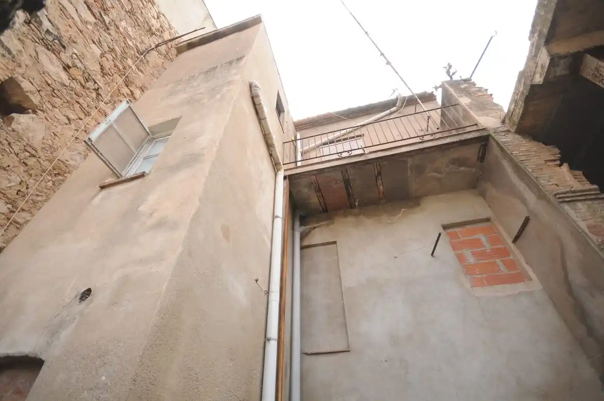 Solar edificable a dos calles, Calle Tapis,carrer caputxins