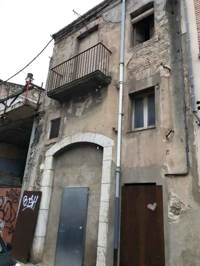 Solar edificable a dos calles, Calle Tapis,carrer caputxins