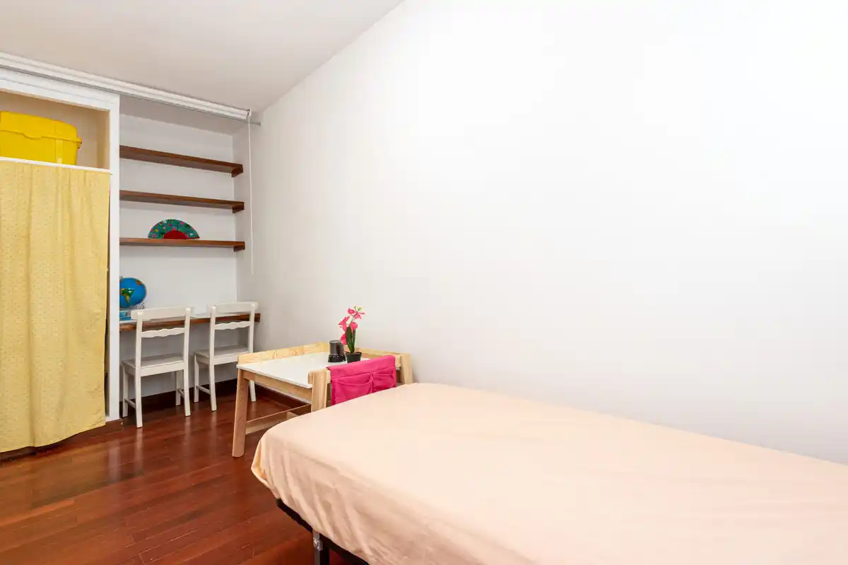 APARTAMENTO CON LICENCIA TURÍSTICA (EMPURIABRAVA)