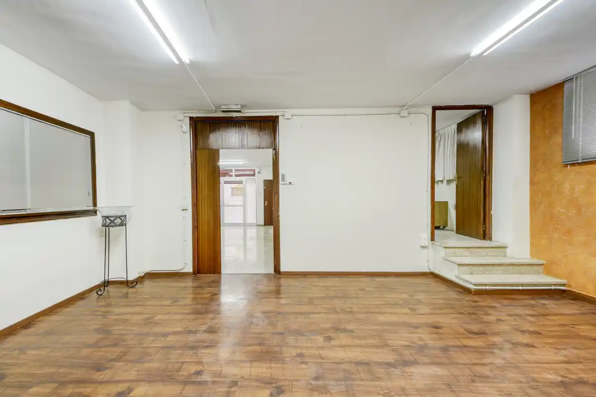 La versatilidad de un local comercial de 270,60 m2 (Horta Capallera)