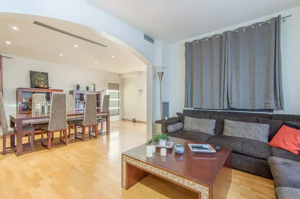 Magnifico piso en venta (a 1 minuto del Museo Dalí).