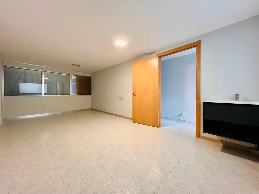 Local en venta  (Centro de Figueres)