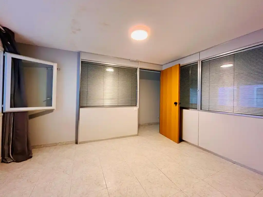 Local en venta  (Centro de Figueres)