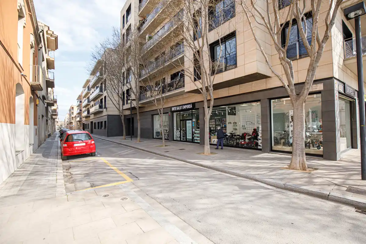 Descubre este elegante y acogedor piso situado en el corazón de la ciudad
