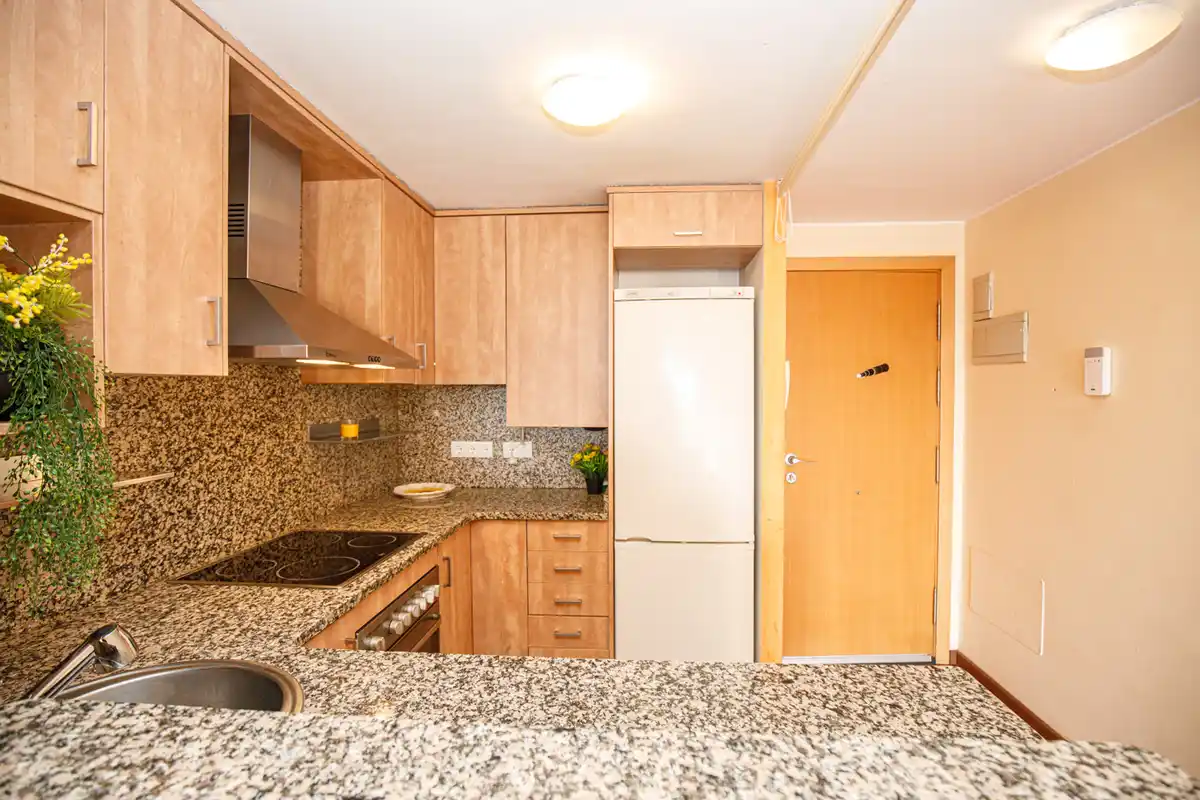 Descubre este elegante y acogedor piso situado en el corazón de la ciudad