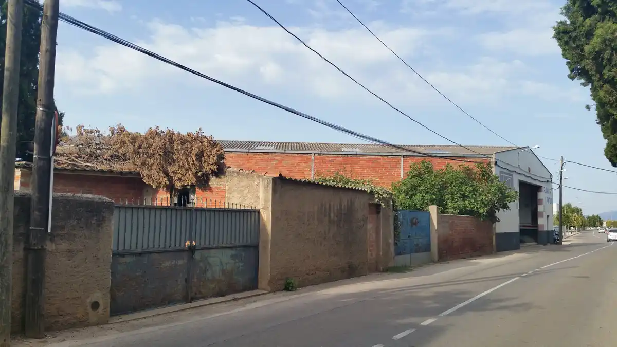 En venta parcela industrial cerca del centro de Figueres.