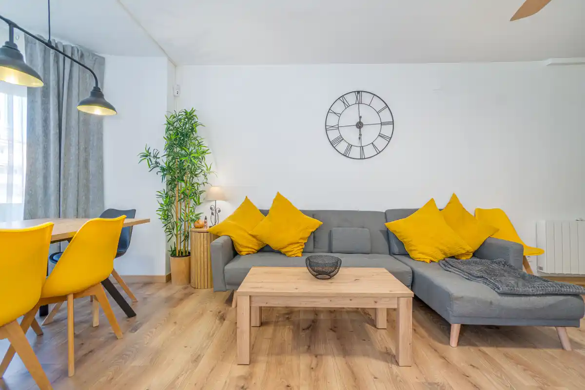 Apartamento con parking y licencia turística(Empuriabrava)