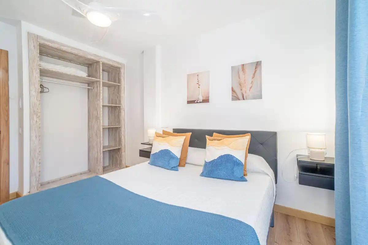 Apartamento con parking y licencia turística(Empuriabrava)