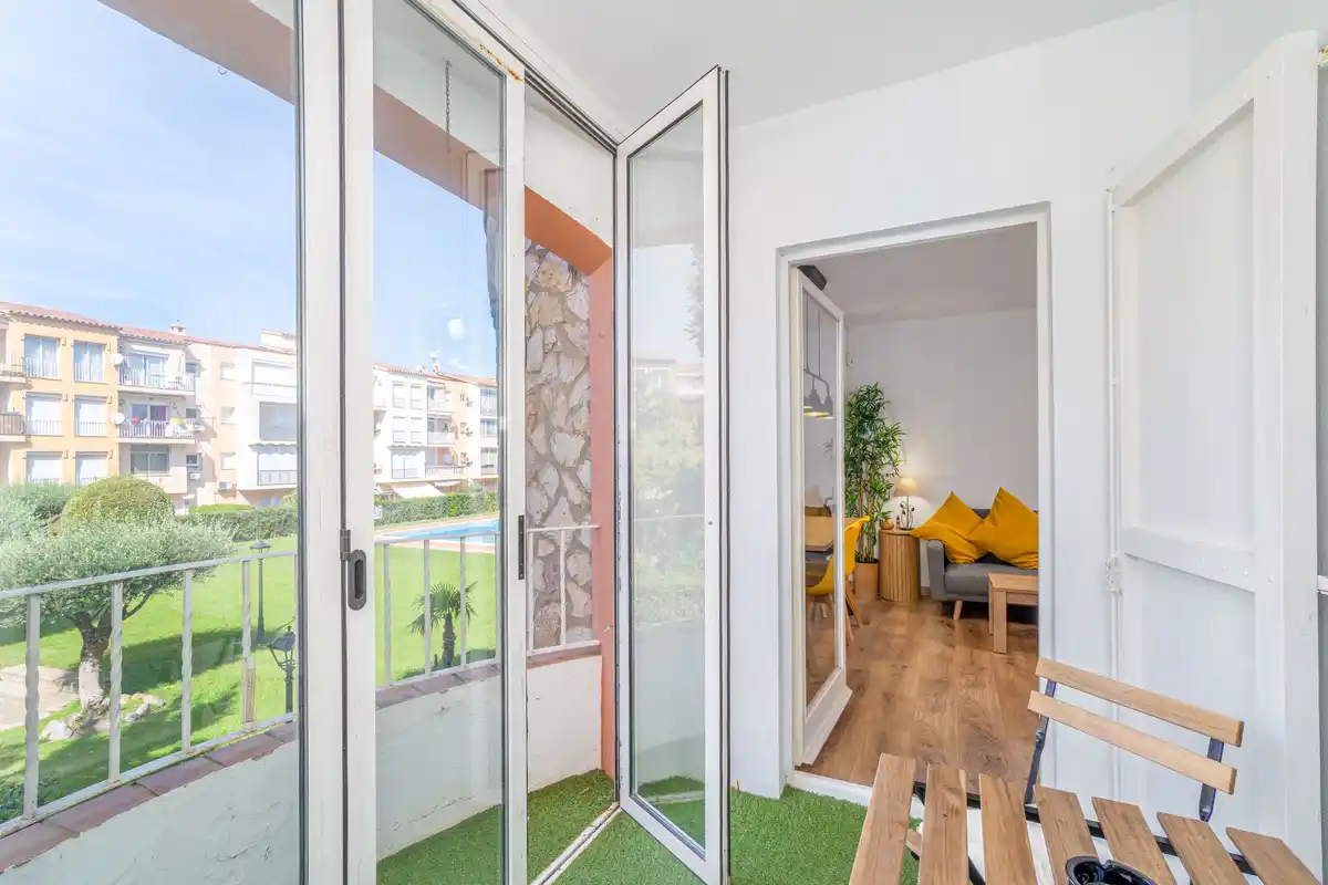 Apartamento con parking y licencia turística(Empuriabrava)
