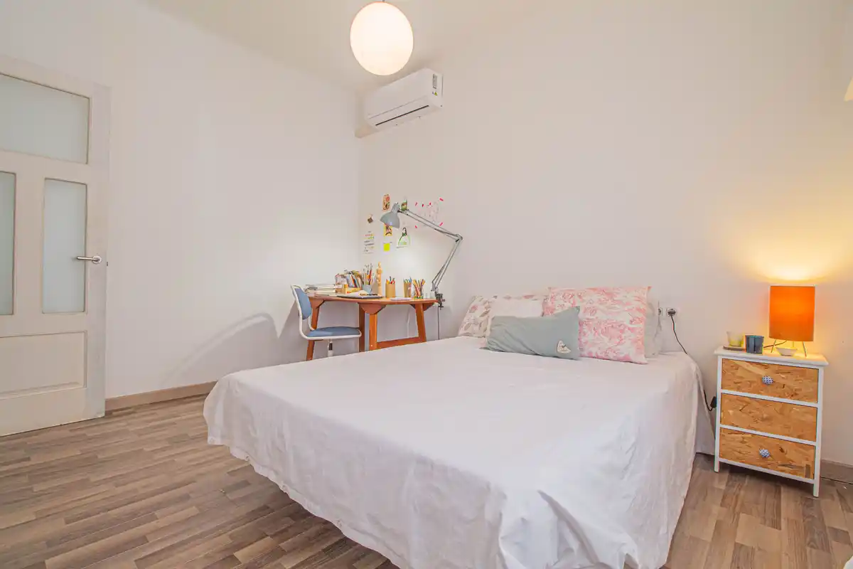 Casa esquinera planta baja en venta (Figueres)
